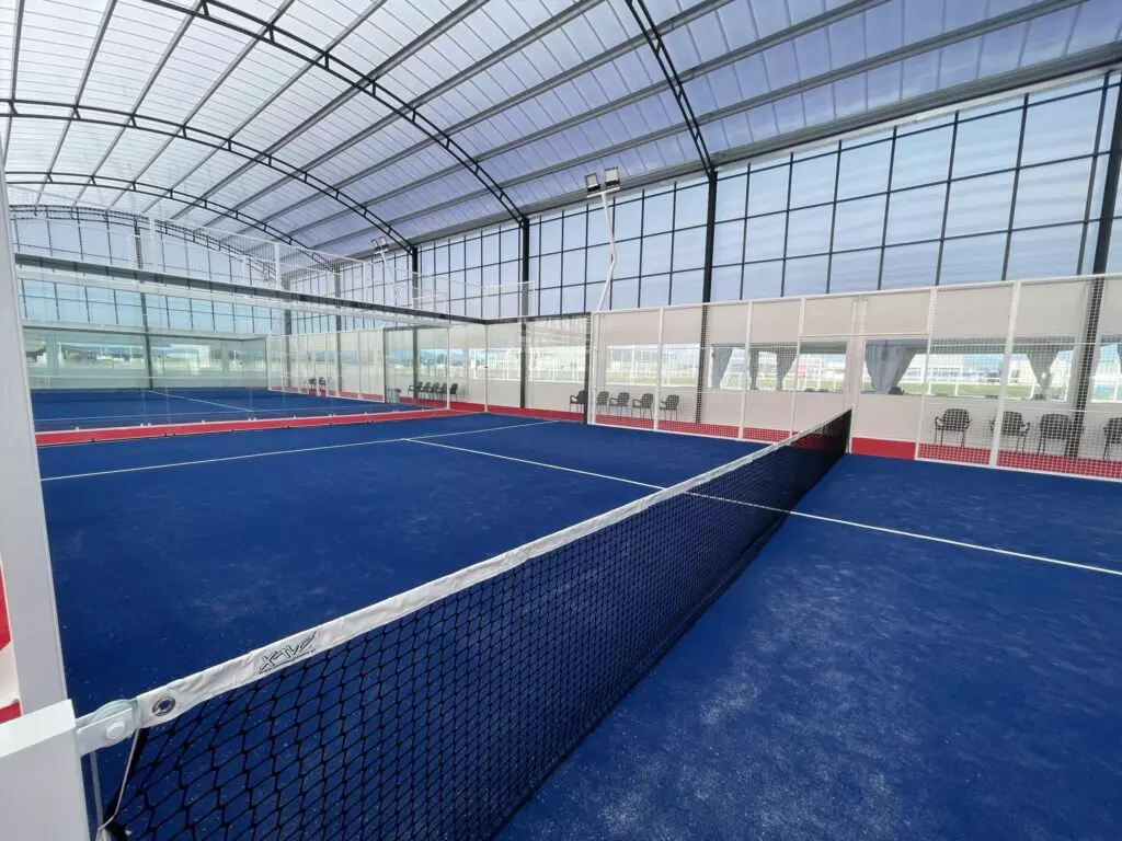 Indoor padel or multi-sport courts